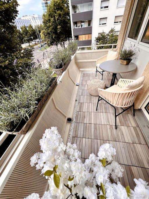 Stylish Studio Apartment With Beautiful Balcony Ингольштадт Экстерьер фото